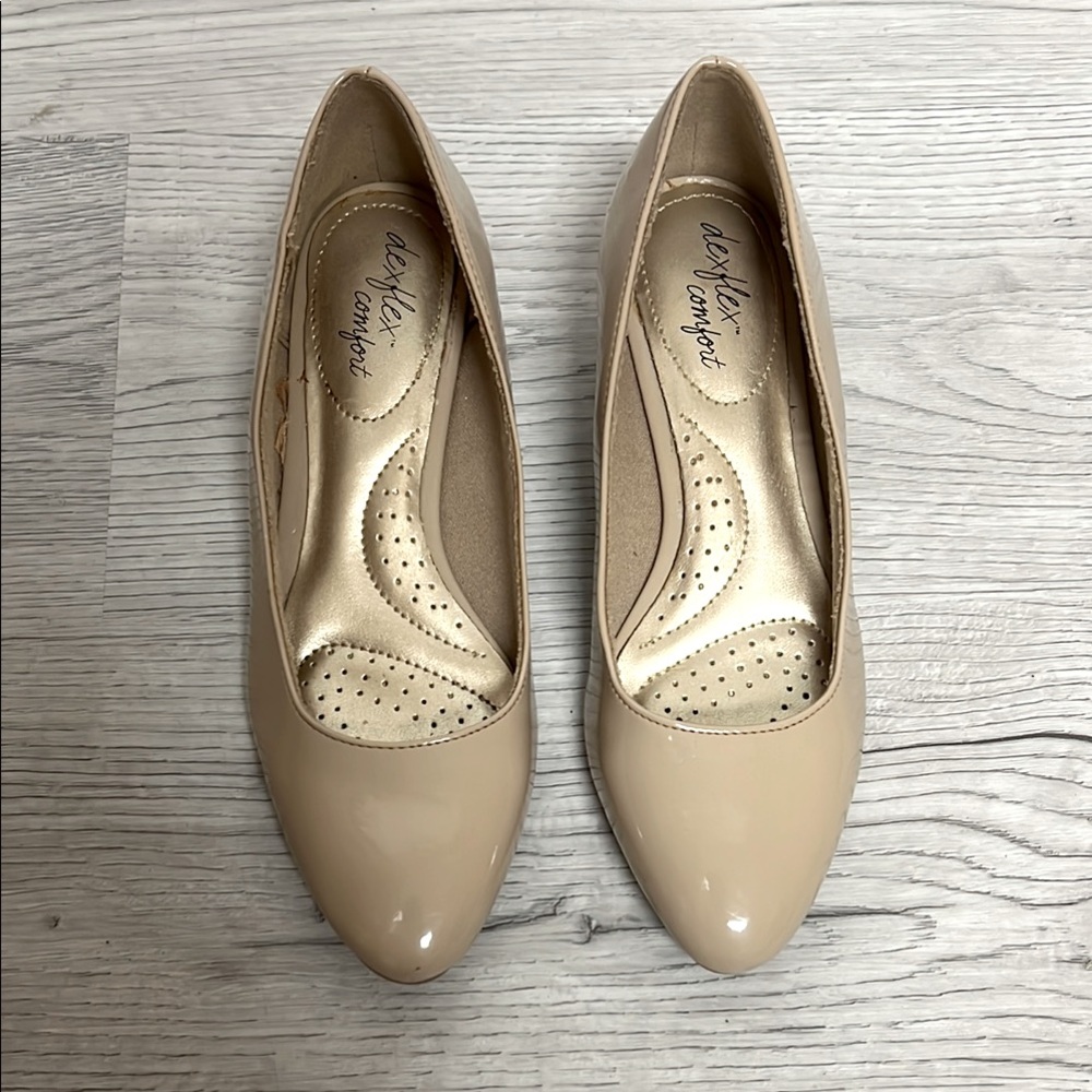 Dexflex Comfort Nude Beige Tan Patent Leather Pointed Wedge Heels Dress Shoes